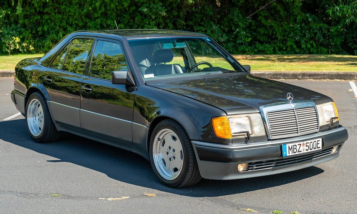 Mercedes-Benz W124 500E
